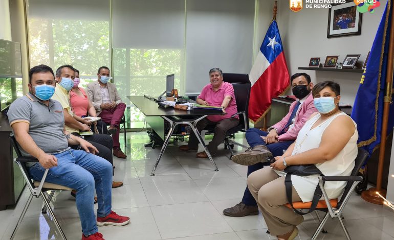ALCALDE DE RENGO SE REÚNE CON NUEVA DIRECTIVA DE ASISTENTES DE LA EDUCACIÓN